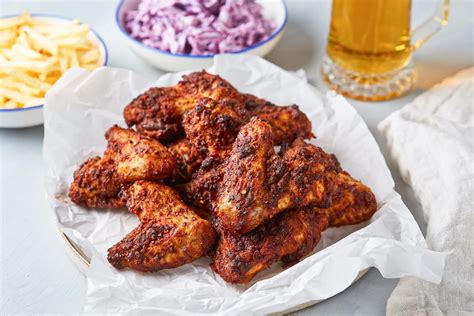 Teriyaki csirkeszárnyak tányéron