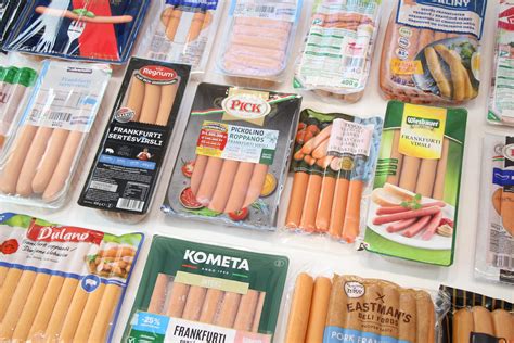 grillrácson sülő prémium virslik