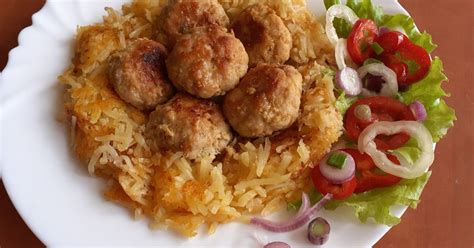 A minifasírt göngyölése tormalevélbe