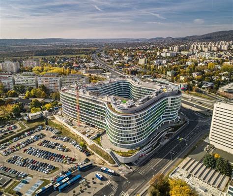 Modern irodaházak Szentesen