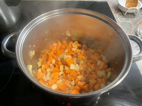 Zöldségek párolása alaplével