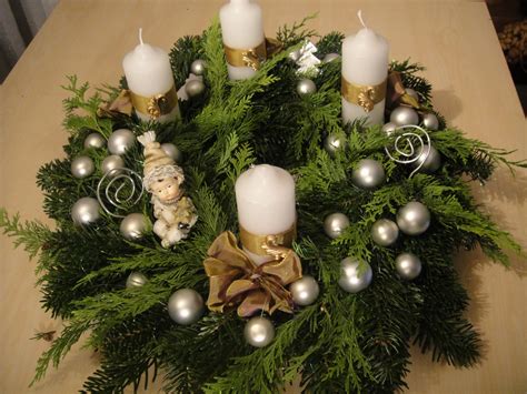 Adventi koszorú készítése családdal