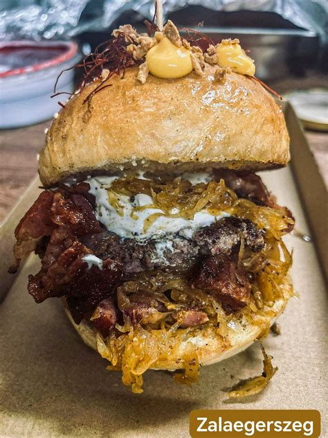 Láva - Töltött Burger