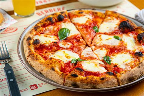 Okostelefon a Torino Pizza applikációval