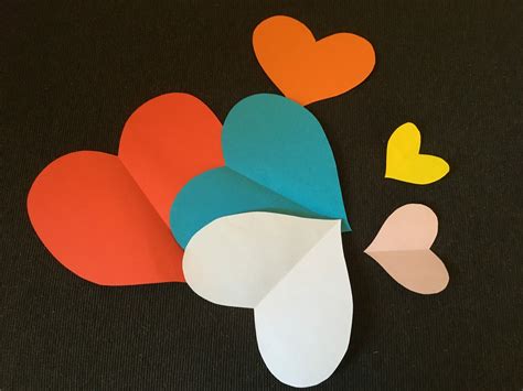 Különböző színű és formájú édesburgonyák