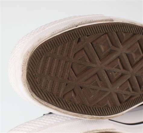 Converse All Star cipő tisztítása előtt és után