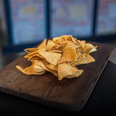 zöldségrudacskák és nachos sajtszósszal