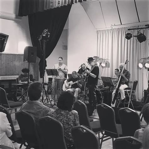Jazz zenekar élő előadás közben