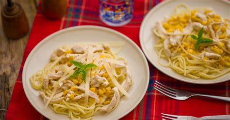 tálalt tejszínes fokhagymás csirkés spagetti