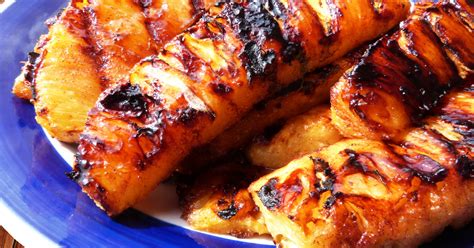 Grillezett ananász kókuszchipsszel