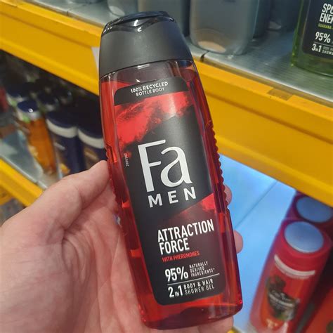 Fa férfi tusfürdő