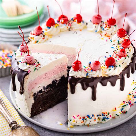 Cream preparations for cake