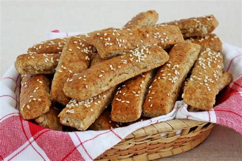 Egészséges sós aprósütemények magvakkal és teljes kiőrlésű liszttel