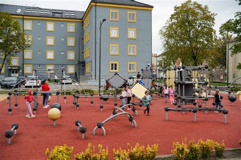 Kazincbarcika látképe a város központjával