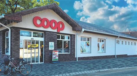 Coop üzlet belső tere és polcrendszere