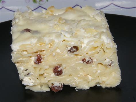 Édes túrós rakott tészta sütés közben