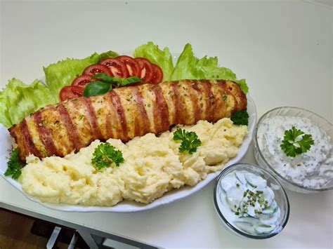 Sült csirkemell rolád burgonyapürével
