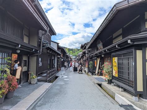 Kép halmozott japán palacsintákról juharsziruppal leöntve
