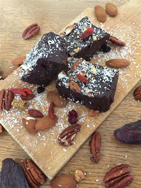 Nyers brownie mandulaliszttel