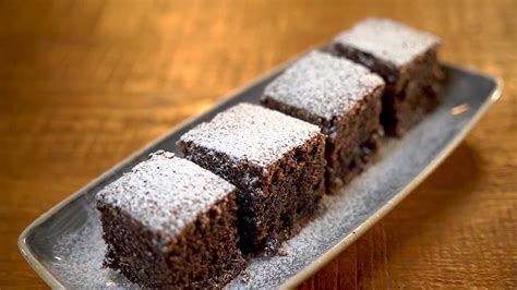 Mikrohullámú sütőben készülő bögrés süti folyamata