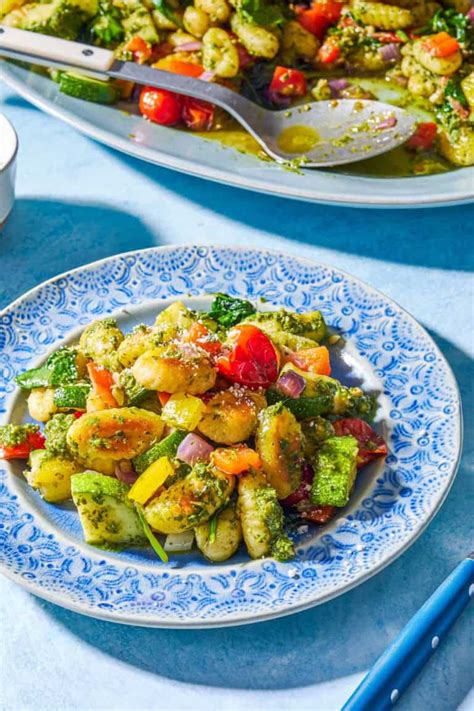 Tálalt pesztós gnocchi