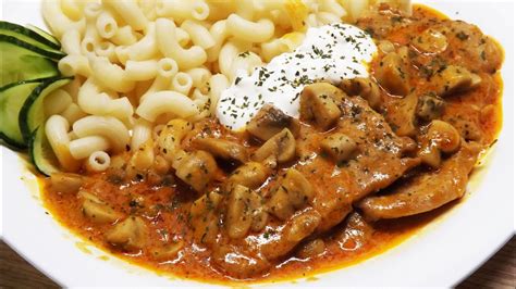 Bakonyi ragu tésztával tányéron