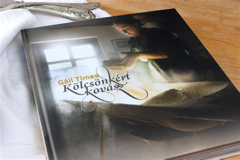Gáll Tímea a Kölcsönkért kovász könyvbemutatón