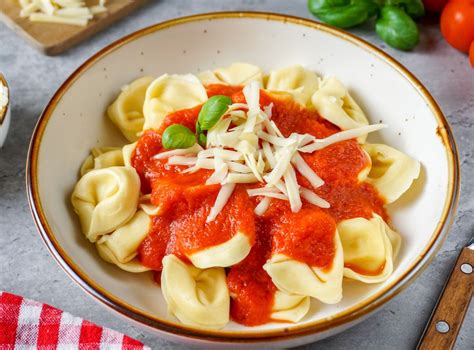 Különböző tortellini szószok
