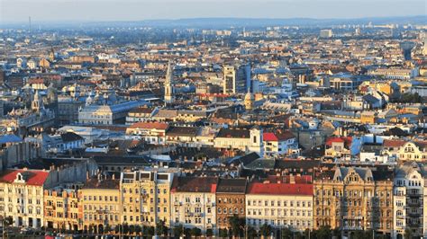 Budapest belvárosi látkép és éttermek