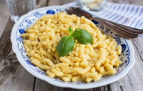A Spätzle, azaz specli, melyet sajttal összesütve kínálnak, de szinte bármilyen feltétel elbír