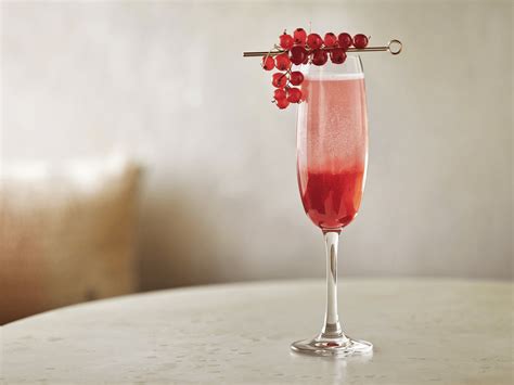 Rózsa Kir Royal koktél