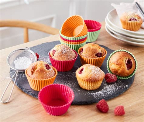 Muffinok különböző színes papírokban