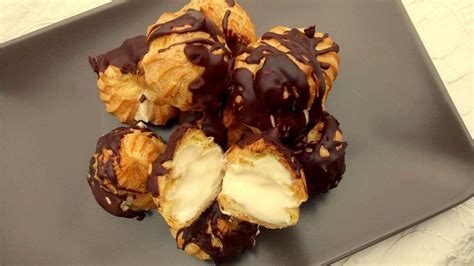 Profiterol halom tejszínhabbal és csokoládéval