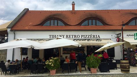 Tihany Retro Pizzéria külső terasz