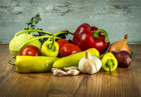 Friss paprika, paradicsom és hagyma
