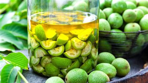 dió szüretelése, a dió zöld burokkal