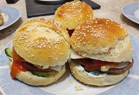 Hamburger házilag elkészítve