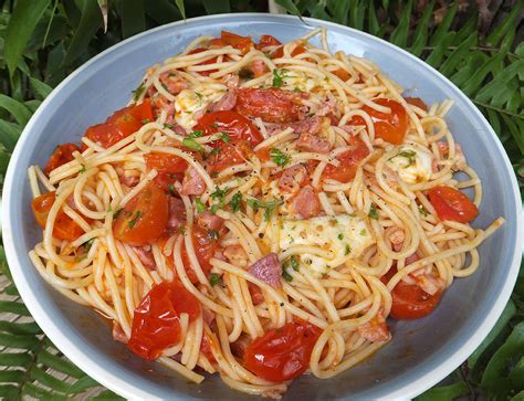paradicsomos spagetti mozzarellával
