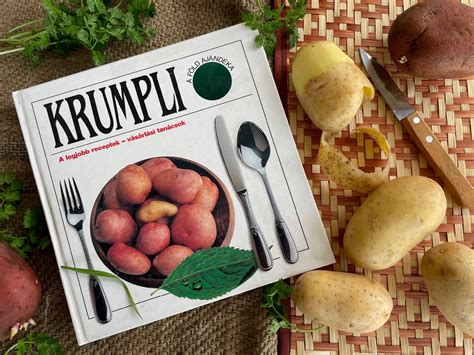 friss krumpli és zöldfűszerek egy konyhai környezetben