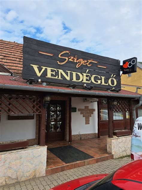 A Sziget Vendéglő bejárata Gödöllőn