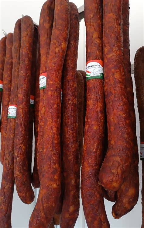 füstölt kolbász és paprika