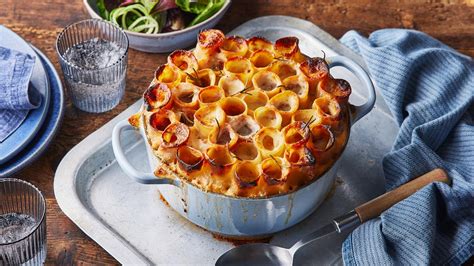 modern tálalású cannelloni fűszernövényekkel
