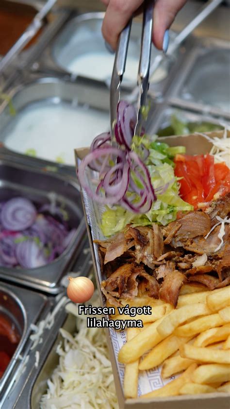 frissen sült ropogós wrap félbevágva