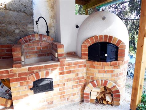fatüzelésű kemence nápolyi pizzával