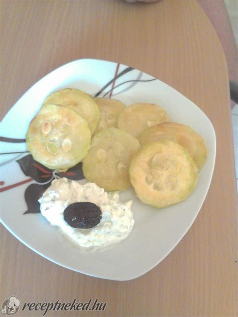 Sült cukkini tzatzikivel