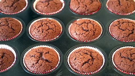 Muffinok sülés közben a sütőben