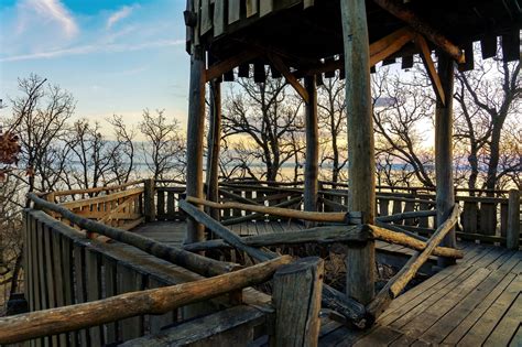 A Kilátó Bisztróhoz hasonló helyek panorámás elhelyezkedése