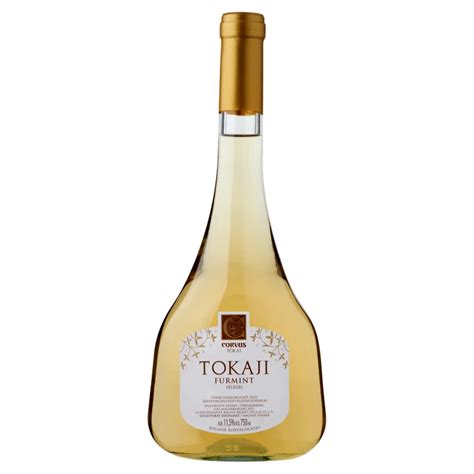 Tokaji borok és az étterem elegáns itallapja