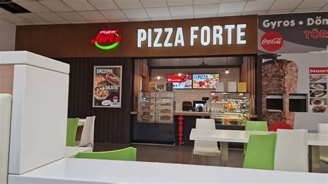 csapatmunka a Pizza Forte konyháján