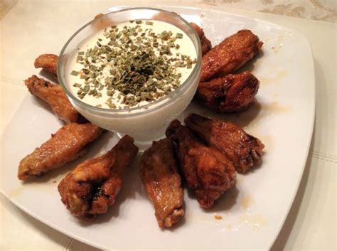 csirkeszárny mártogatóssal